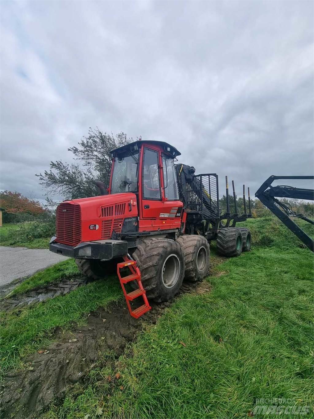 Komatsu 845 Lesné traktory