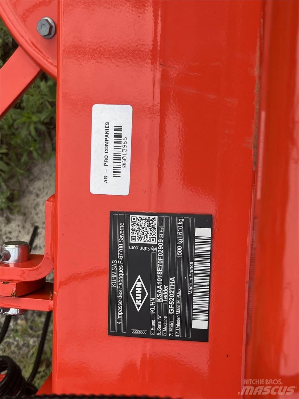 Kuhn GF5202THA Obracače a zhrabovače sena