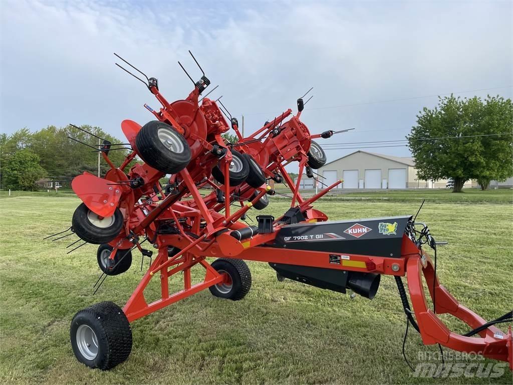 Kuhn GF7902 Obracače a zhrabovače sena