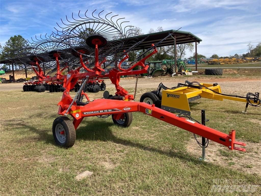 Kuhn SR110 Obracače a zhrabovače sena