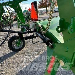 Pequea MCR8 Obracače a zhrabovače sena