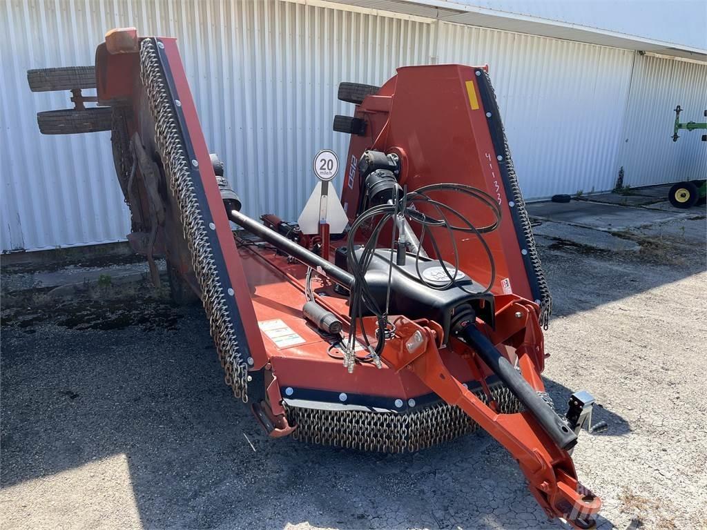 Rhino 2150 Drviče a rezače balíkov