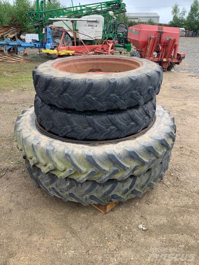  Row Crop Wheels Pneumatiky, kolesá a ráfiky