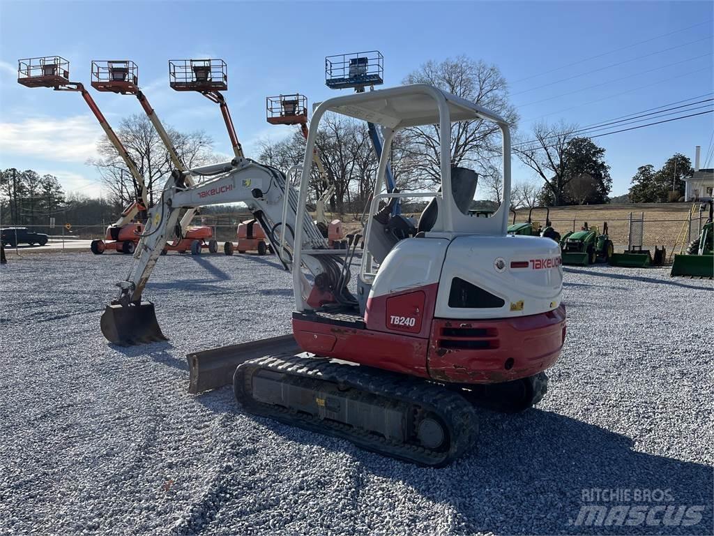 Takeuchi TB240 Mini rýpadlá < 7t
