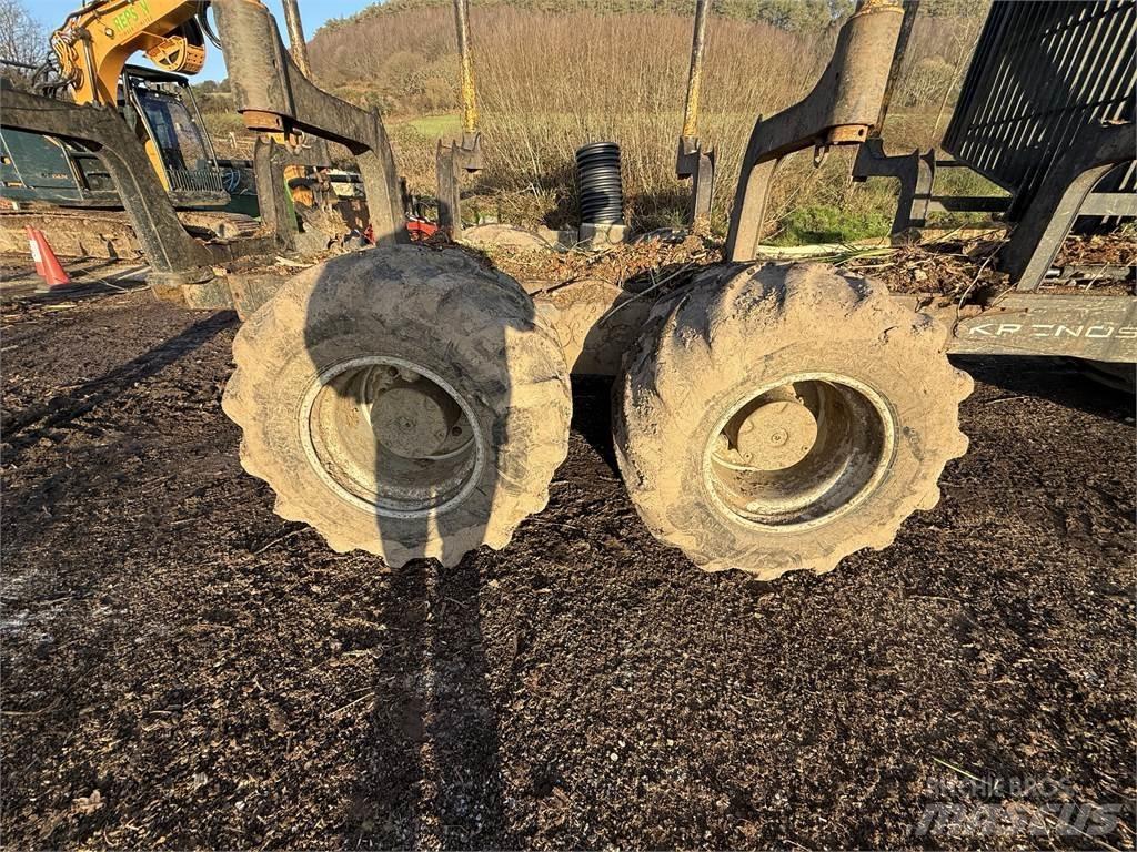 Valtra T174 Lesné traktory