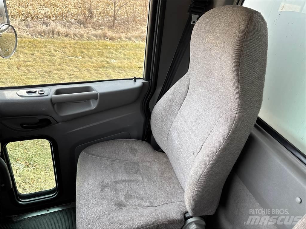 Peterbilt 337 Skriňová nadstavba
