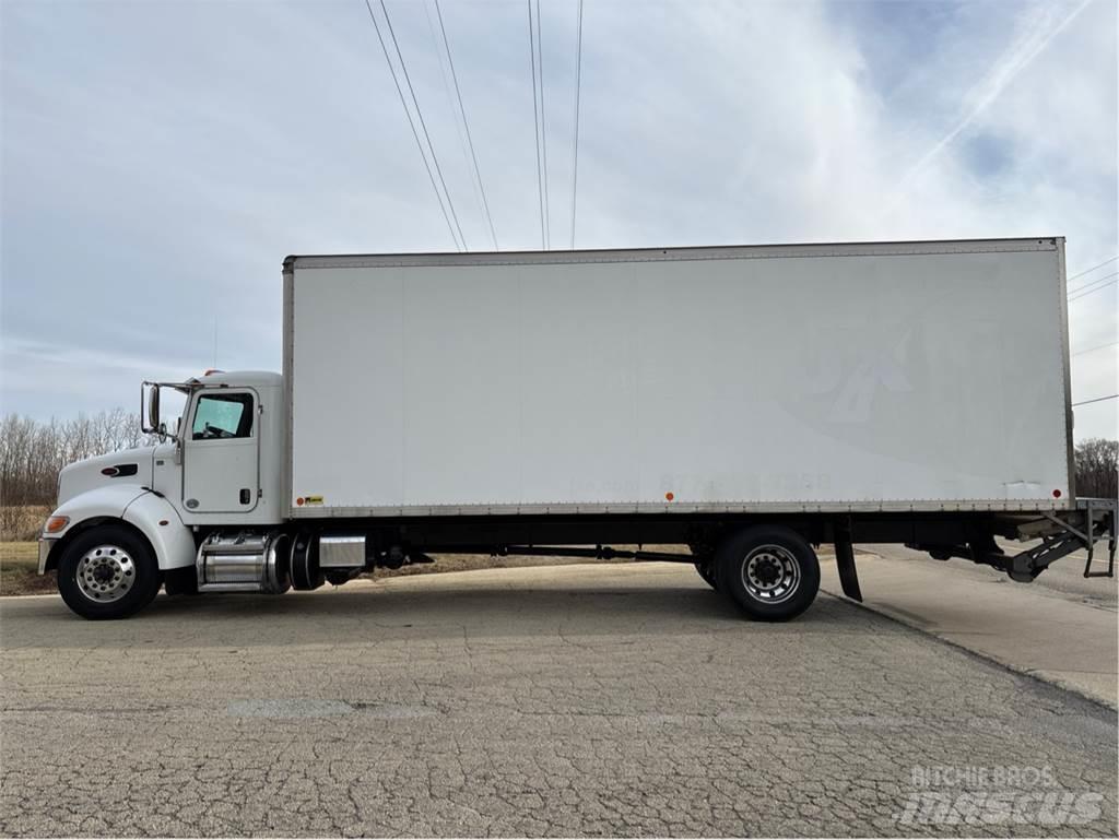 Peterbilt 337 Skriňová nadstavba