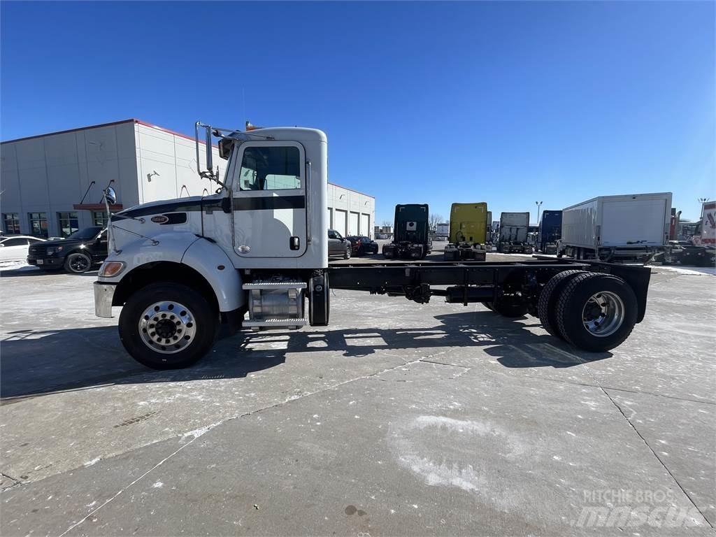 Peterbilt 337 Nákladné vozidlá bez nadstavby