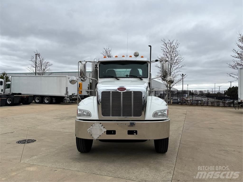 Peterbilt 337 Nákladné vozidlá bez nadstavby