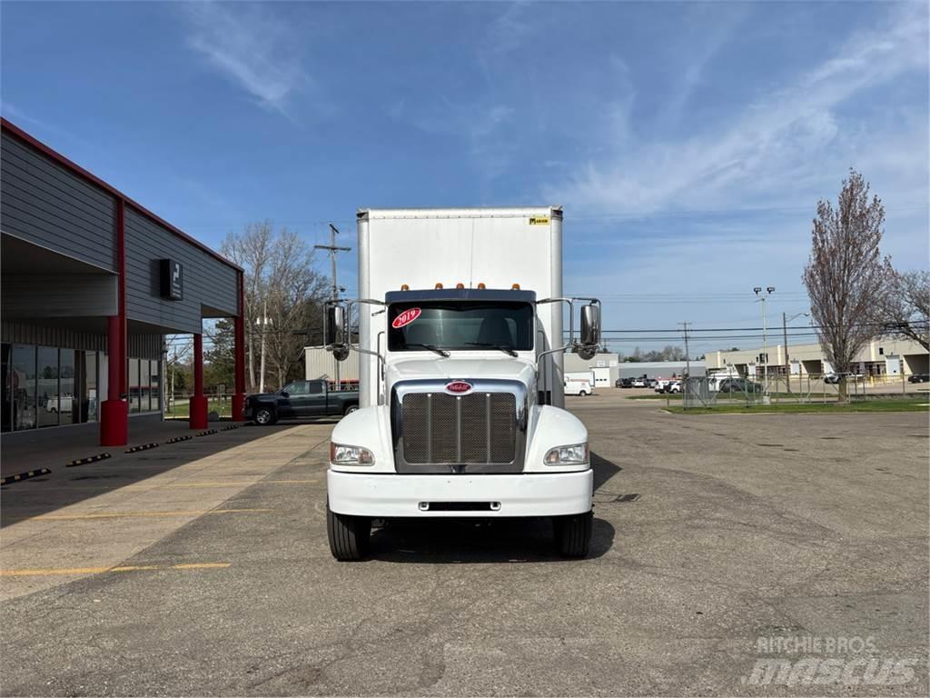 Peterbilt 337 Skriňová nadstavba