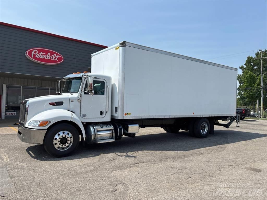 Peterbilt 337 Skriňová nadstavba