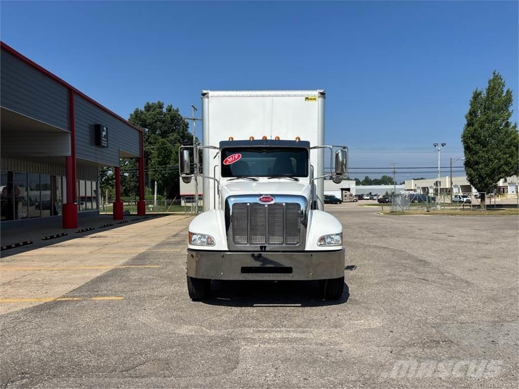 Peterbilt 337 Skriňová nadstavba