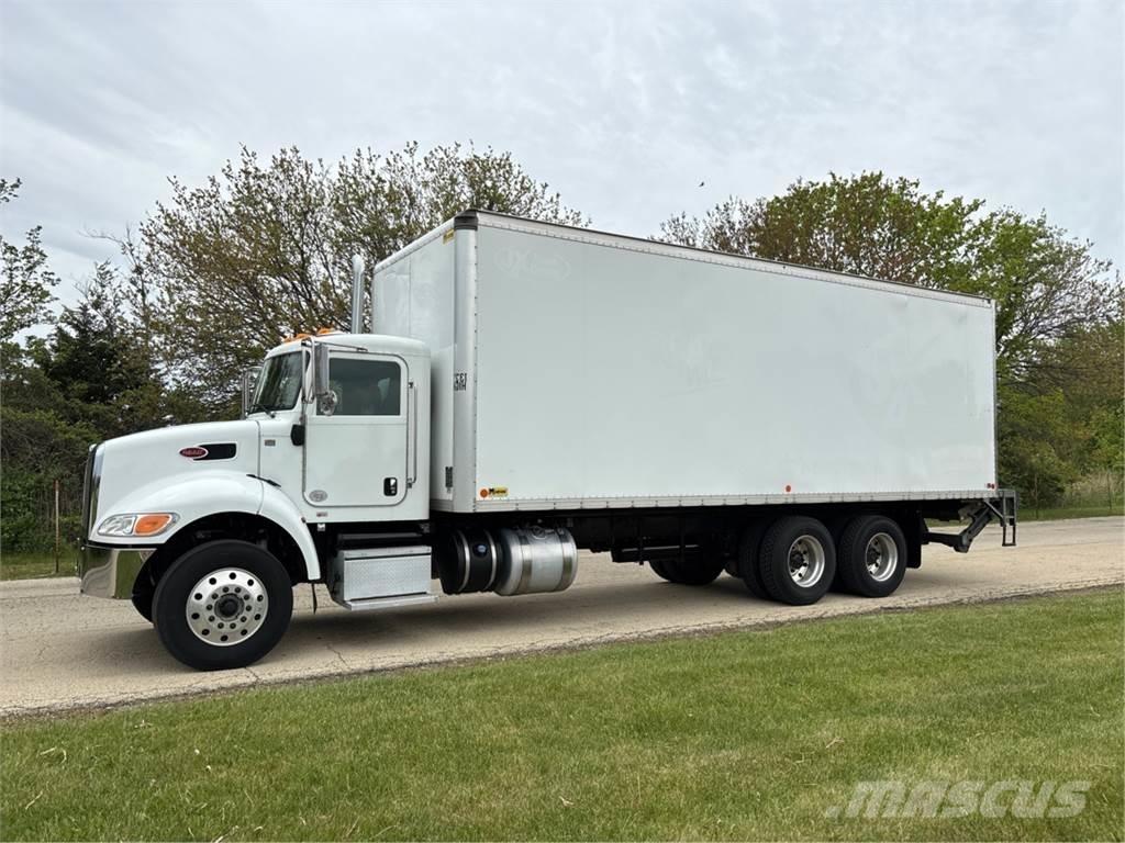 Peterbilt 348 Skriňová nadstavba