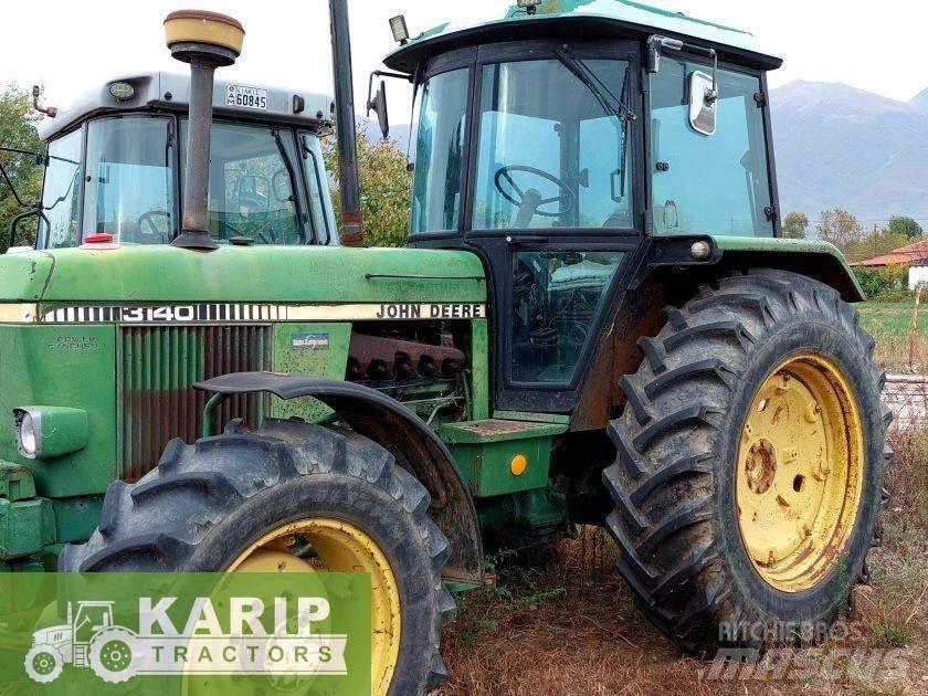 John Deere  Traktory