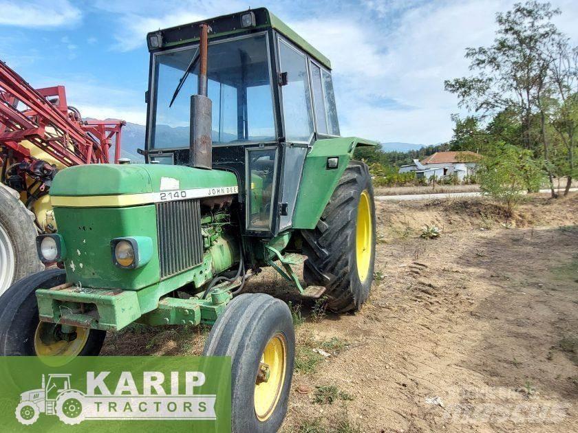 John Deere 2130 Traktory