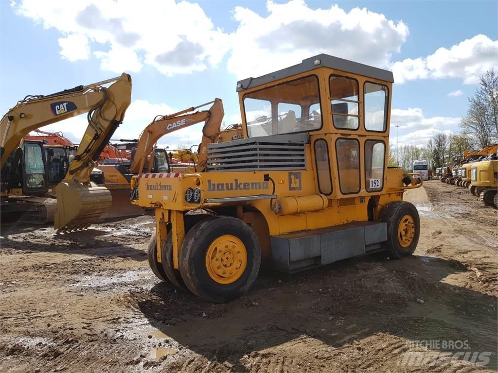 Bomag SGW-17 Pneumatikové valce