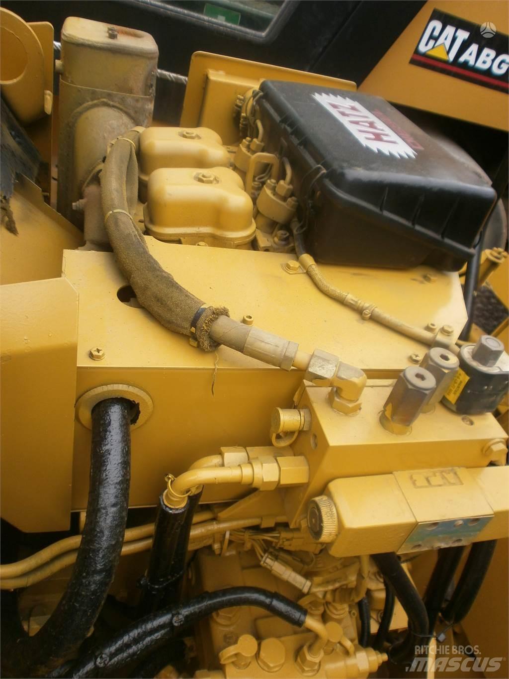 CAT CB224C Tandemové valce