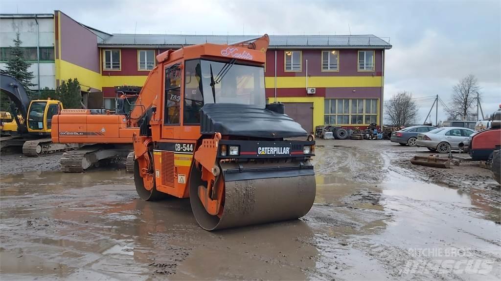 CAT CB544 Tandemové valce