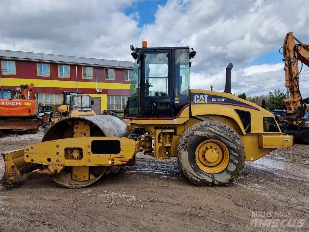 CAT CS 563E Ťahačové valce