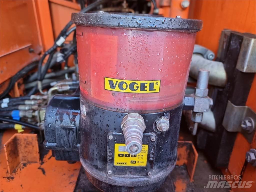 Doosan DX225LC Pásové rýpadlá