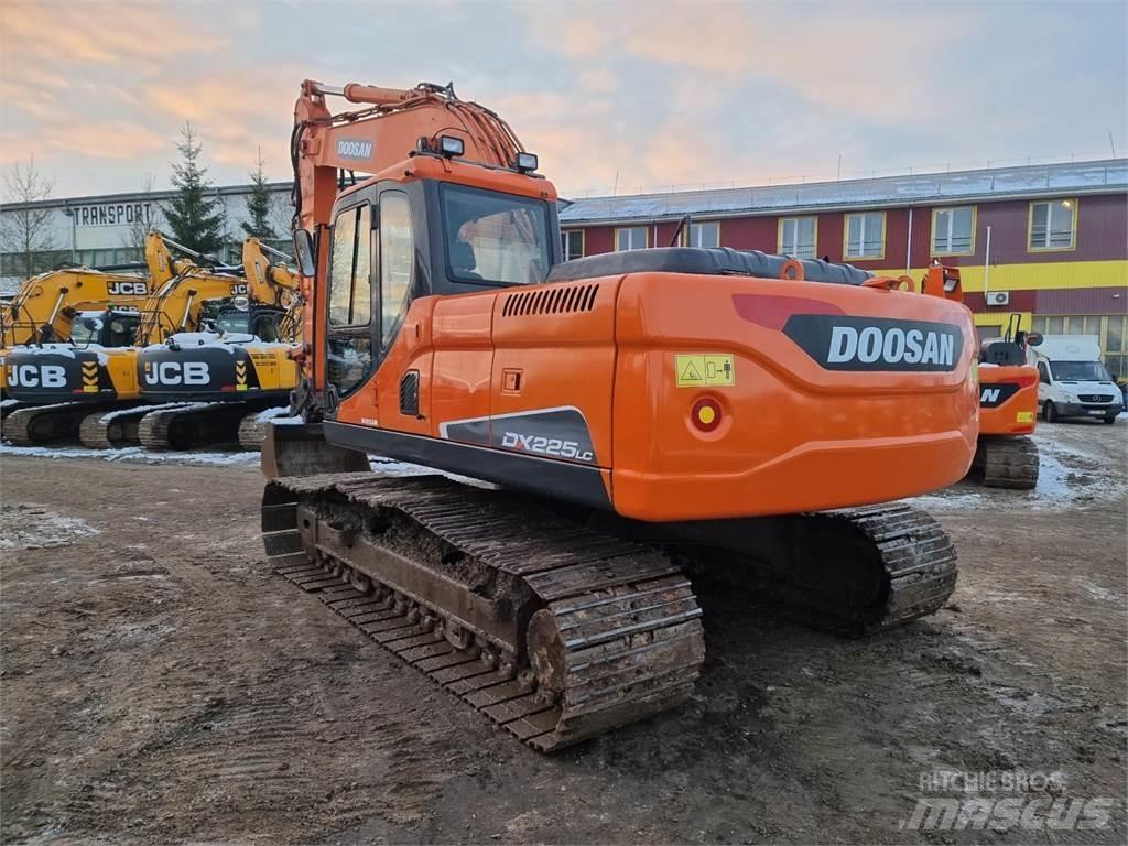 Doosan DX225LC Pásové rýpadlá