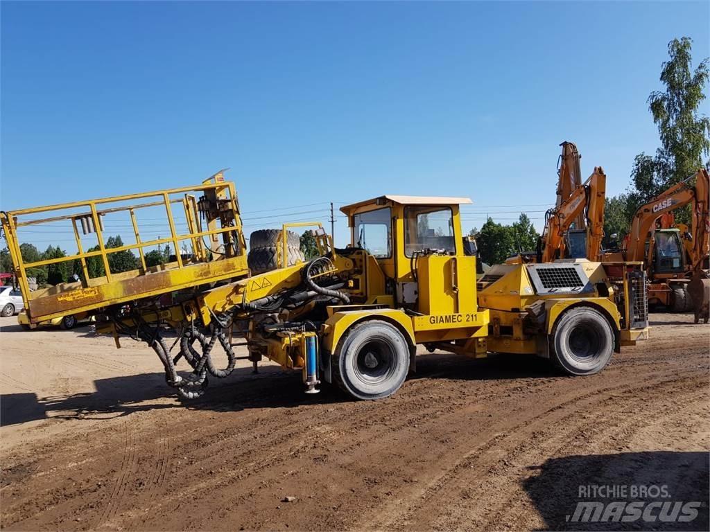Kita UV211 SP25BG06 Kolesové nakladače