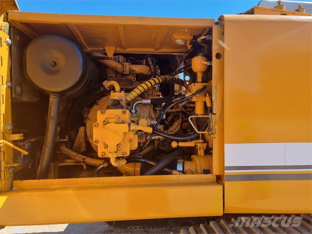 Liebherr R922 HDSL Pásové rýpadlá
