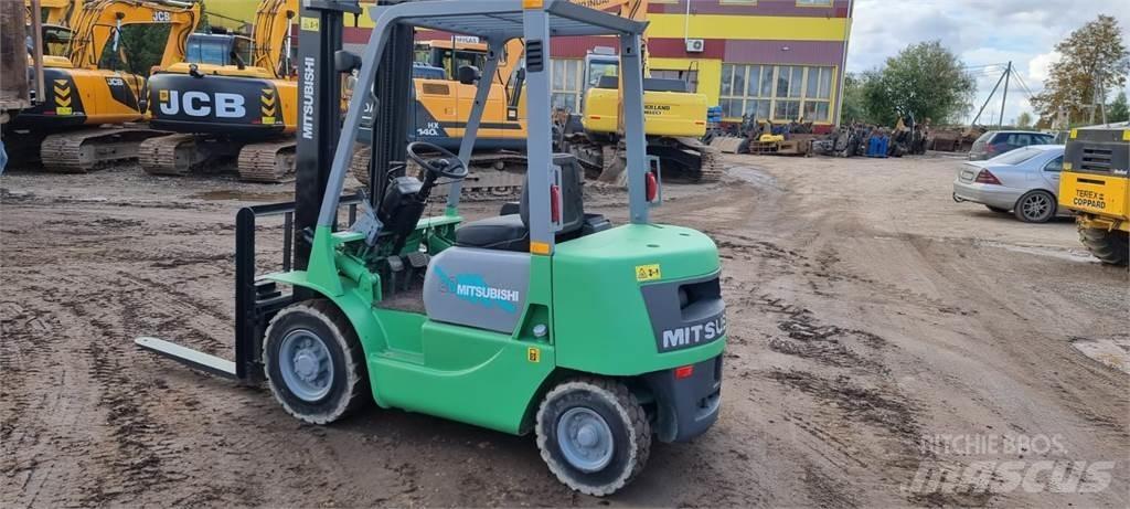 Mitsubishi FD20 Dieselové vozíky