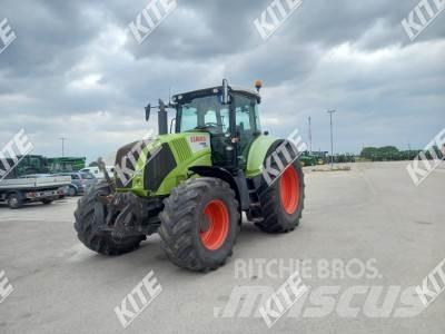 CLAAS Axion 820 Traktory