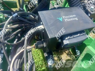 John Deere 1765NT Kombinované sejačky