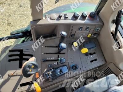 John Deere 6930 Traktory
