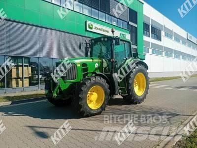 John Deere 6930 Traktory