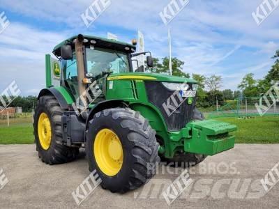 John Deere 7230R Traktory