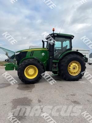 John Deere 7230R Traktory
