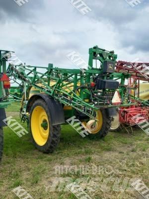 John Deere 732 Ťahané postrekovače