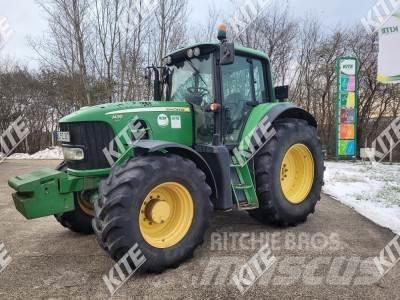 John Deere 7430 Traktory