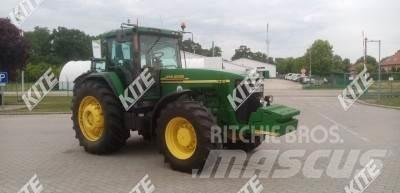 John Deere 8310 Traktory