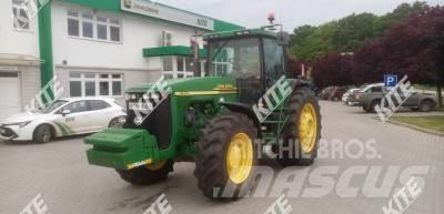 John Deere 8310 Traktory