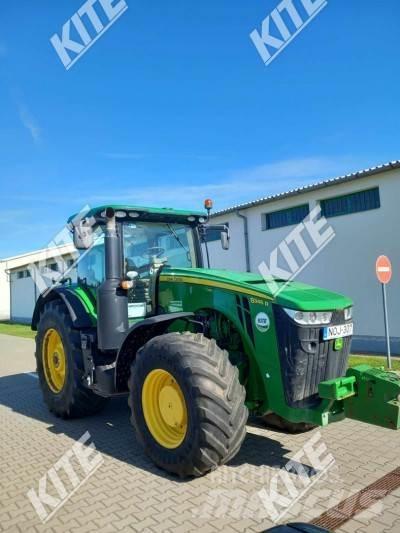John Deere 8345R Traktory
