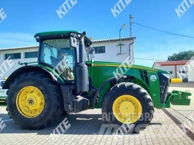 John Deere 8345R Traktory