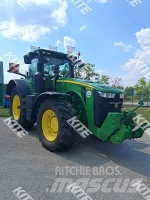 John Deere 8370R Traktory