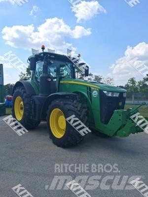 John Deere 8400R Traktory