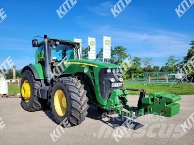 John Deere 8430 Traktory