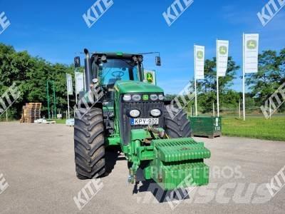 John Deere 8430 Traktory