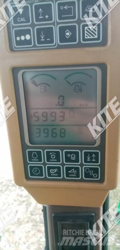 John Deere 9880i STS Kombinované zberacie stroje
