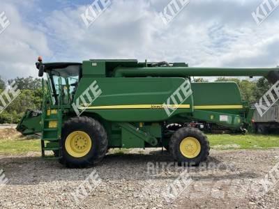 John Deere W650 Kombinované zberacie stroje