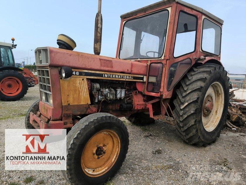 International 1046 Traktory