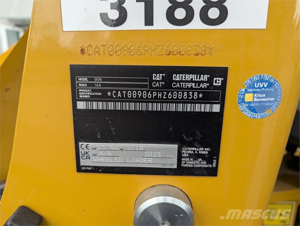 CAT 906 Kolesové nakladače