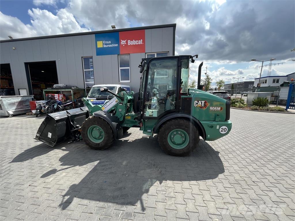 CAT 906 M Kolesové nakladače