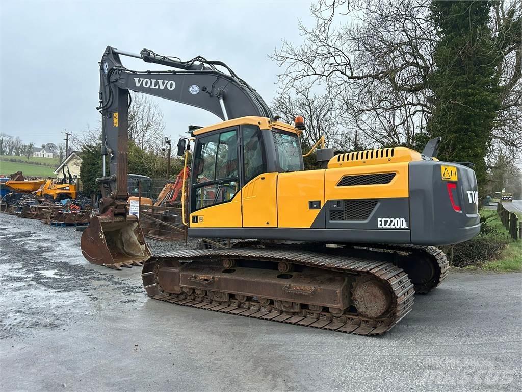 Volvo EC220DL Pásové rýpadlá